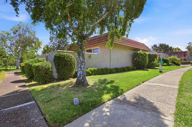17 Rinconada Circle, Belmont, CA 94002