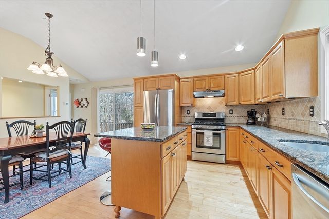 7 Brooksbie Road 2, Bedford, MA 01730