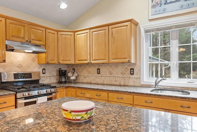 7 Brooksbie Road 2, Bedford, MA 01730