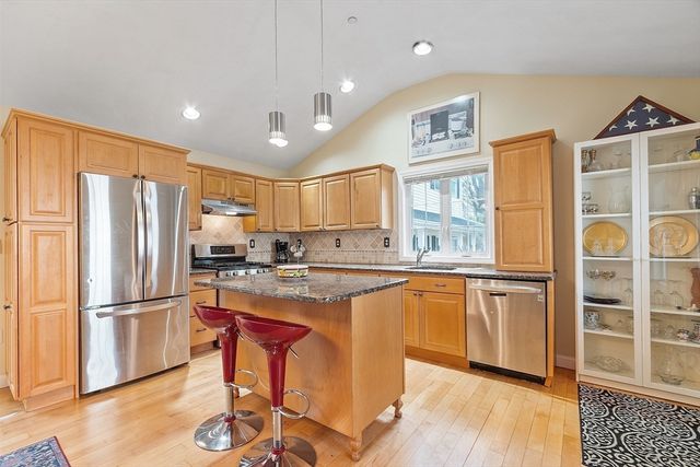 7 Brooksbie Road 2, Bedford, MA 01730