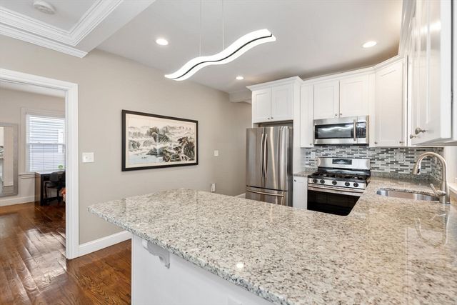 43 Kenmere Rd 1, Medford, MA 02155