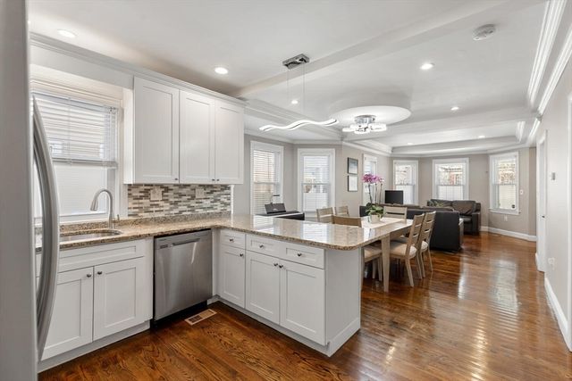 43 Kenmere Rd 1, Medford, MA 02155