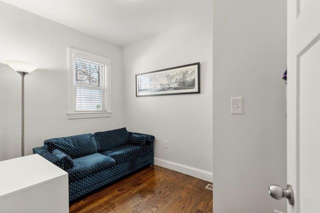 43 Kenmere Rd 1, Medford, MA 02155