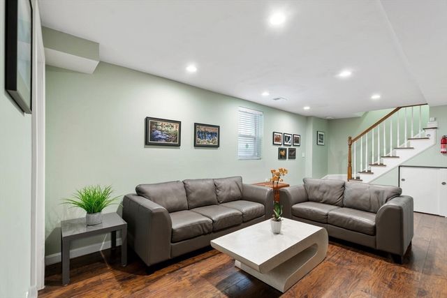 43 Kenmere Rd 1, Medford, MA 02155