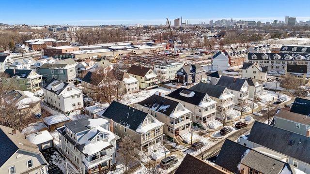 43 Kenmere Rd 1, Medford, MA 02155