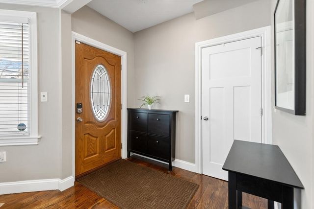 43 Kenmere Rd 1, Medford, MA 02155