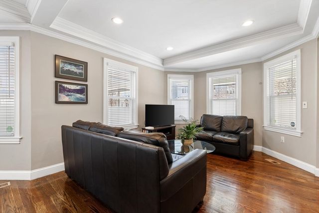 43 Kenmere Rd 1, Medford, MA 02155