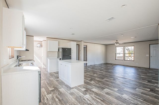 101 Kelly Court, Azle, TX 76020