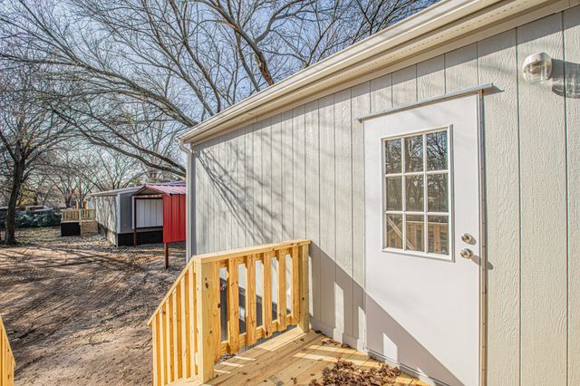 101 Kelly Court, Azle, TX 76020