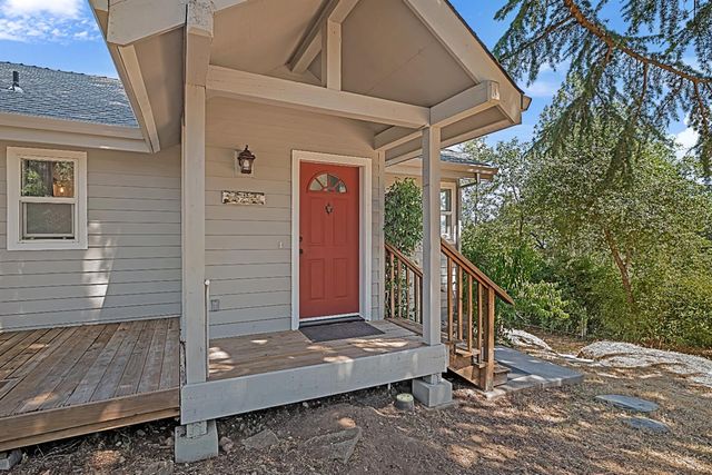 14298 Edgehill Ln, Auburn, CA 95603