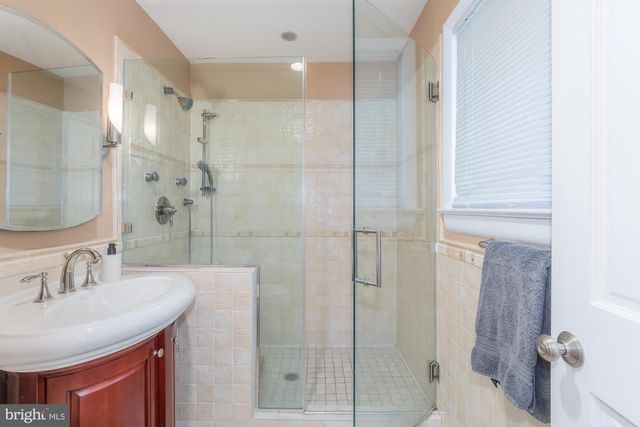 6202 REDWING ROAD RD, Bethesda, MD 20817