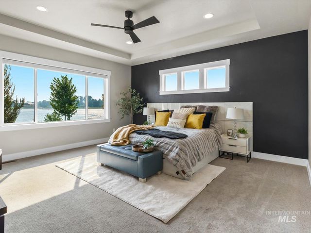 10421 W Otter Rock Dr, Star, ID 83669