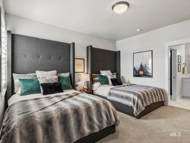 10421 W Otter Rock Dr, Star, ID 83669