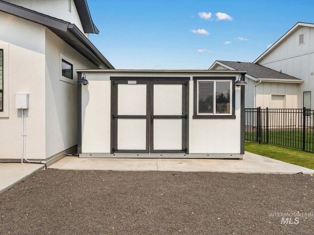 10421 W Otter Rock Dr, Star, ID 83669