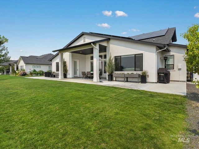 10421 W Otter Rock Dr, Star, ID 83669