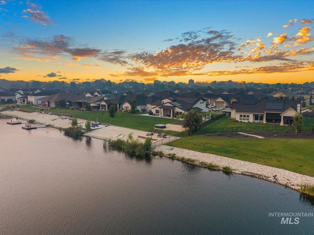 10421 W Otter Rock Dr, Star, ID 83669