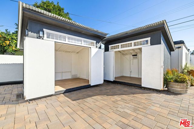 19432 Hartland Street, Reseda, CA 91335