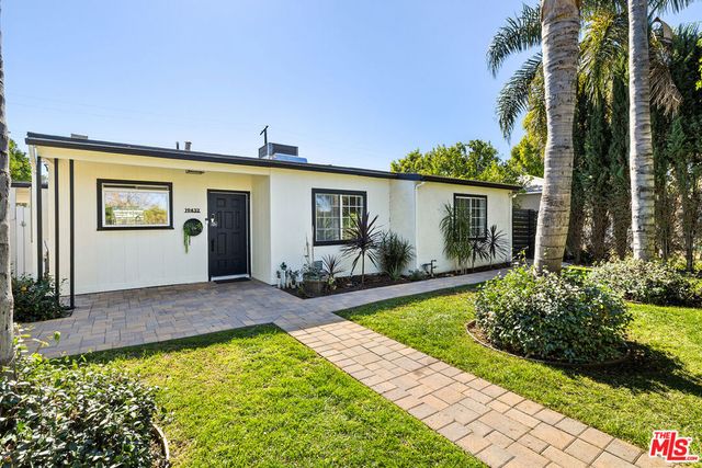 19432 Hartland Street, Reseda, CA 91335