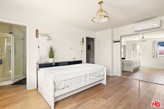 19432 Hartland Street, Reseda, CA 91335