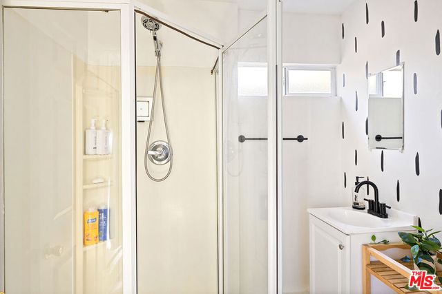 19432 Hartland Street, Reseda, CA 91335