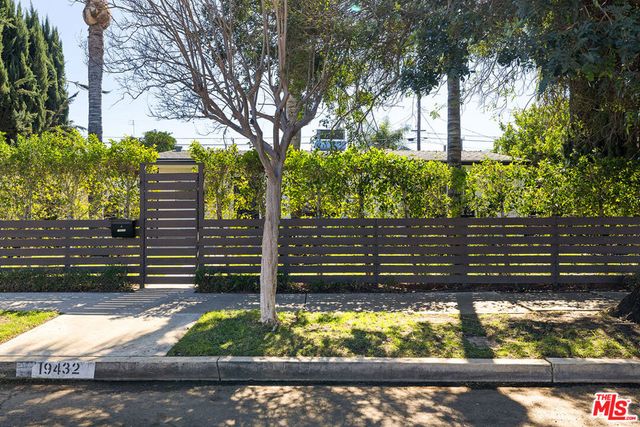 19432 Hartland Street, Reseda, CA 91335