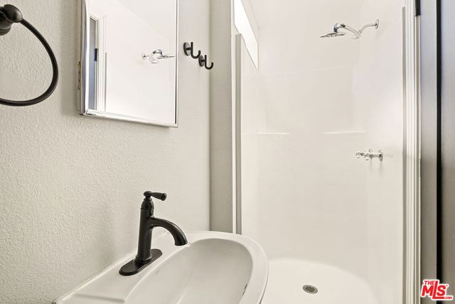 19432 Hartland Street, Reseda, CA 91335