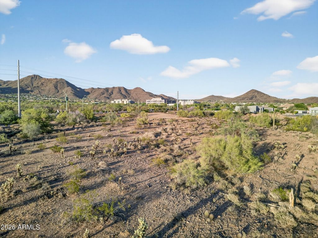Image 7 of property listing at 10575 N 130TH Street 1, Scottsdale, AZ 85259