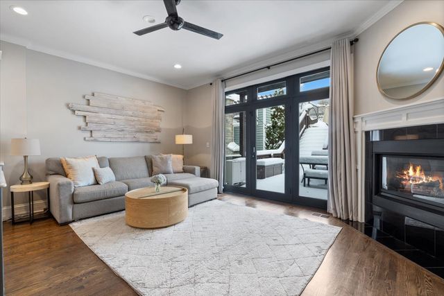 1920 W George Street, Chicago, IL 60657