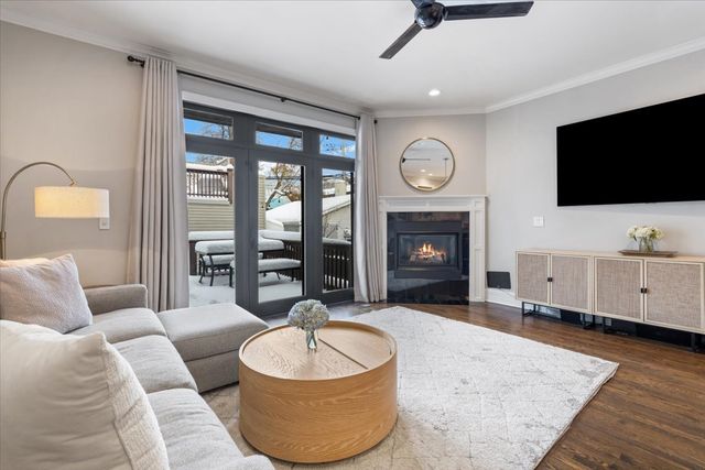 1920 W George Street, Chicago, IL 60657