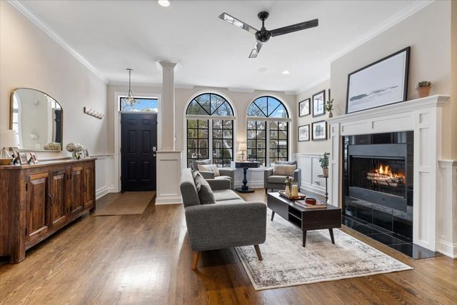 1920 W George Street, Chicago, IL 60657