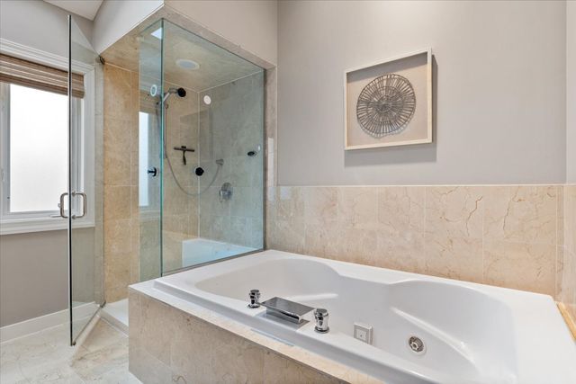 1920 W George Street, Chicago, IL 60657