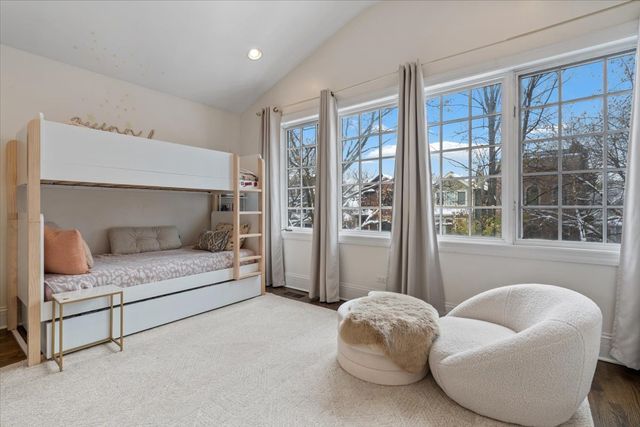 1920 W George Street, Chicago, IL 60657