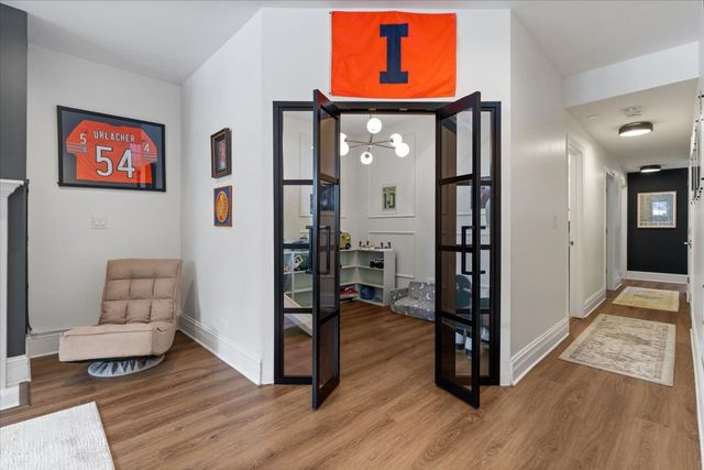 1920 W George Street, Chicago, IL 60657