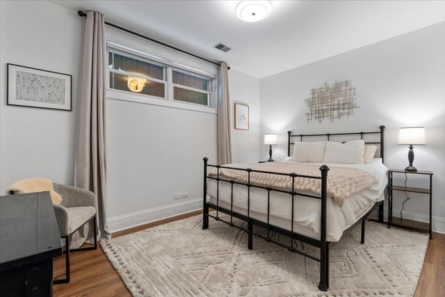 1920 W George Street, Chicago, IL 60657