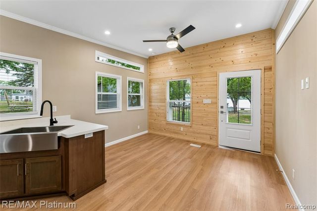 29 Retreat Way, Fenton, MI 48430