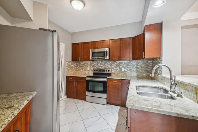 1201 BAY CLUB CIRCLE, Tampa, FL 33607