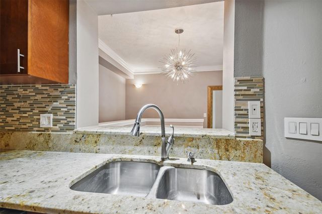 1201 BAY CLUB CIRCLE, Tampa, FL 33607