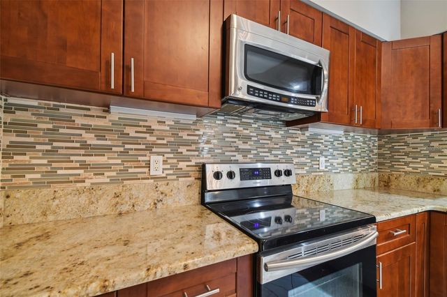 1201 BAY CLUB CIRCLE, Tampa, FL 33607