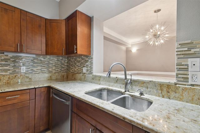 1201 BAY CLUB CIRCLE, Tampa, FL 33607