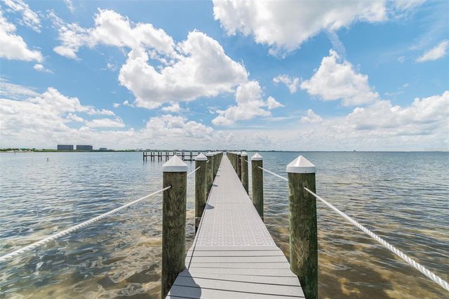 1201 BAY CLUB CIRCLE, Tampa, FL 33607