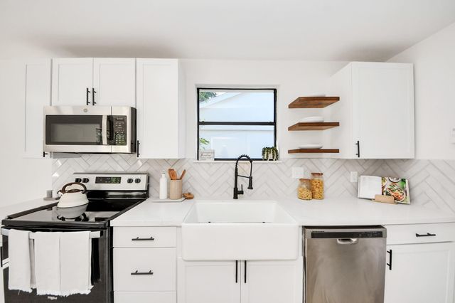 6027 Dellfern Drive, Houston, TX 77035