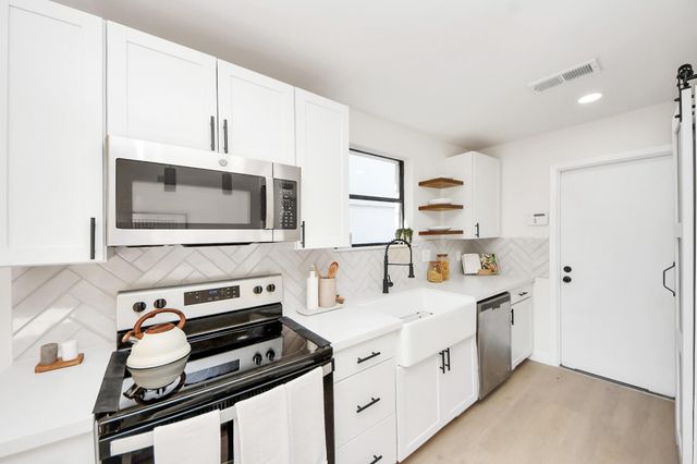 6027 Dellfern Drive, Houston, TX 77035