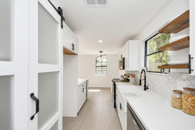 6027 Dellfern Drive, Houston, TX 77035