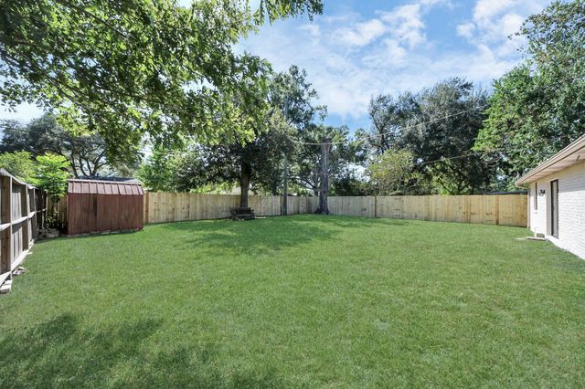 6027 Dellfern Drive, Houston, TX 77035