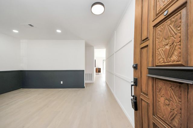 6027 Dellfern Drive, Houston, TX 77035