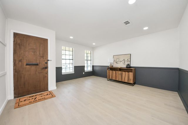 6027 Dellfern Drive, Houston, TX 77035