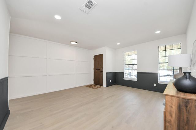 6027 Dellfern Drive, Houston, TX 77035