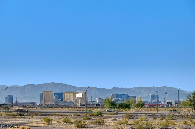 8255 Las Vegas Boulevard 201, Las Vegas, NV 89123