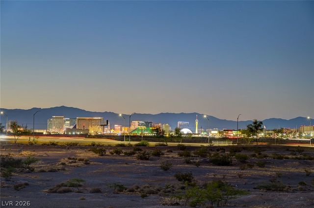 8255 Las Vegas Boulevard 201, Las Vegas, NV 89123