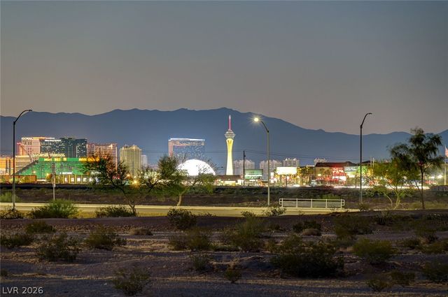 8255 Las Vegas Boulevard 201, Las Vegas, NV 89123